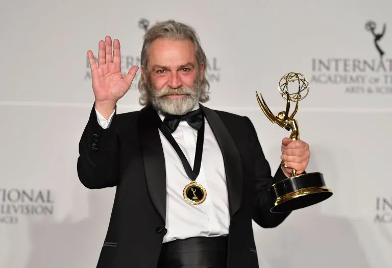 Haluk Bilginer'in yeni partneri belli oldu: Sosyal medyada eleştiriler yükseldi