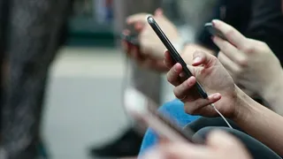 İspanya'da Mobil Şebekeler Çöktü, İletişim Krizi Yaşandı