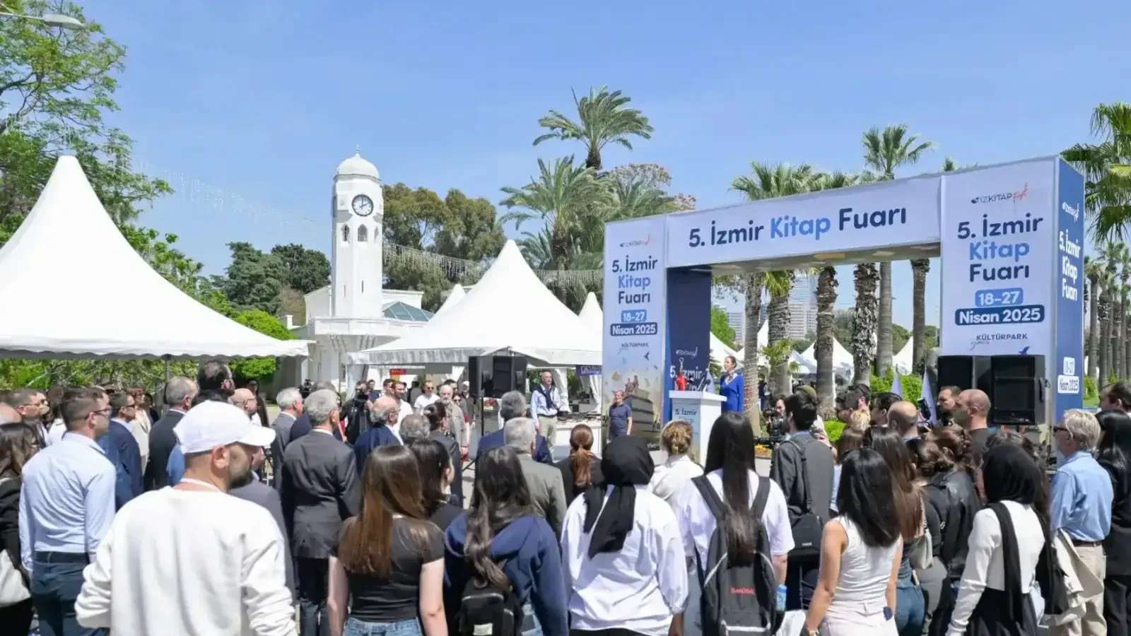 İzmir Kitap Fuarı Kültürpark’ta Kapılarını Açtı