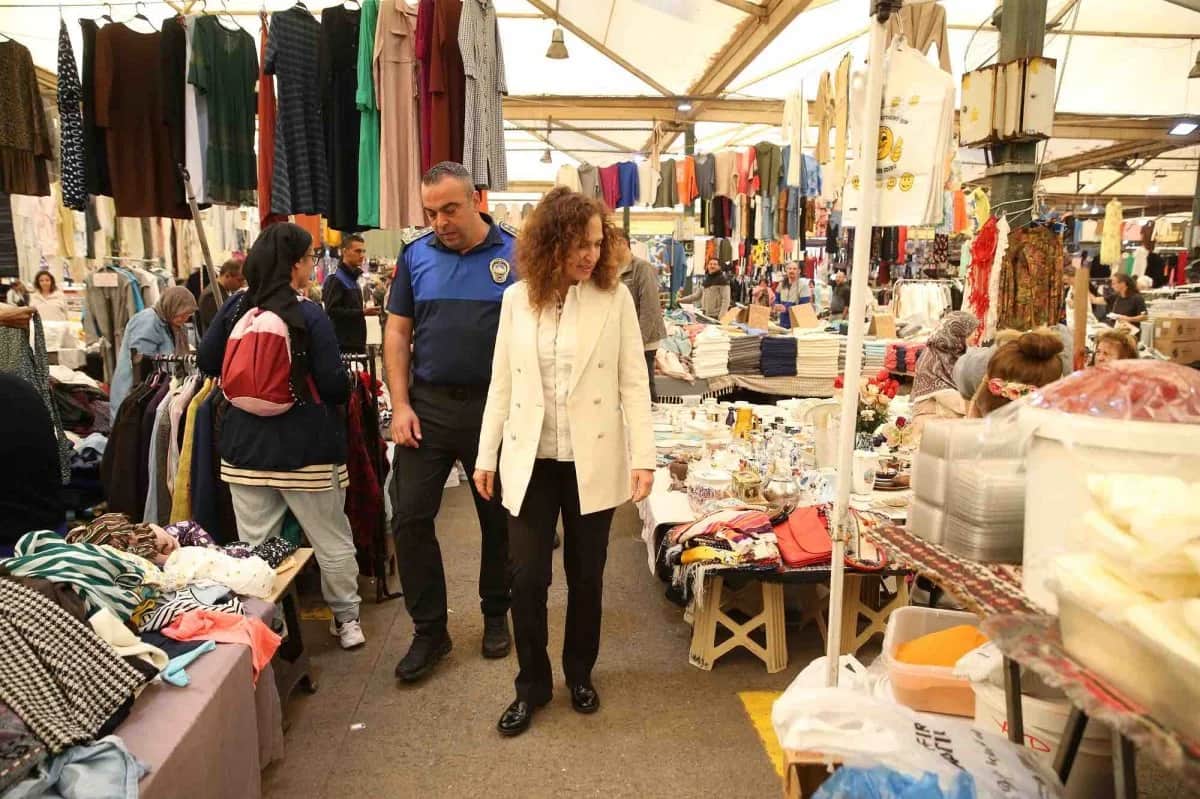 Karşıyaka’da “Tekstil Günleri” Başlıyor: Uygun Fiyatlı Alışveriş Fırsatı