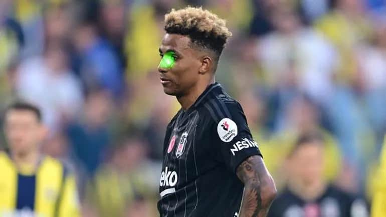Fenerbahçe-Beşiktaş Derbisinde Lazer Olayına Spordan Men Cezası!
