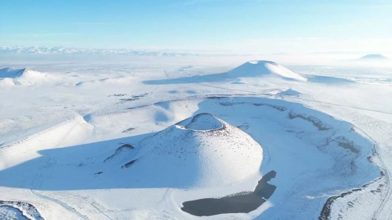 Şuan ki Dünya şartlarında hemen hemen her iş alanında bayilik sahibi olabilirsiniz. Giyim veya kozmetik, Sağlık, yiyecek ,hatta tatil yerleri aklınıza