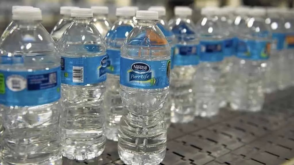 Nestlé, Ünlü Su Markalarını Satışa Çıkarıyor: 5 Milyar Dolarlık Dev Hamle