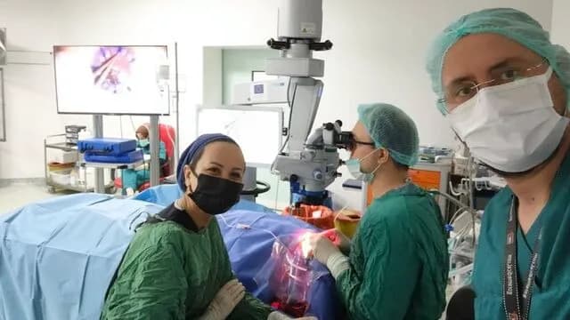 83 Yaşındaki Hastaya Kornea Nakli Başarıyla Gerçekleştirildi: “10 Yıldır Bekliyordum”