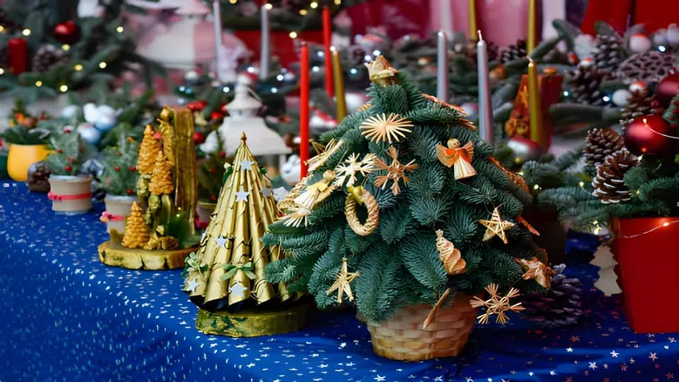 İzmir Noel Pazarları 2025: Yeni Yıl Festivali Tarihleri ve Lokasyonları!