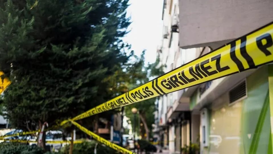 İzmir’de Cami Avlusunda Bırakılmış Bir Bebek Bulundu! Polis Ekipleri Harekete Geçti