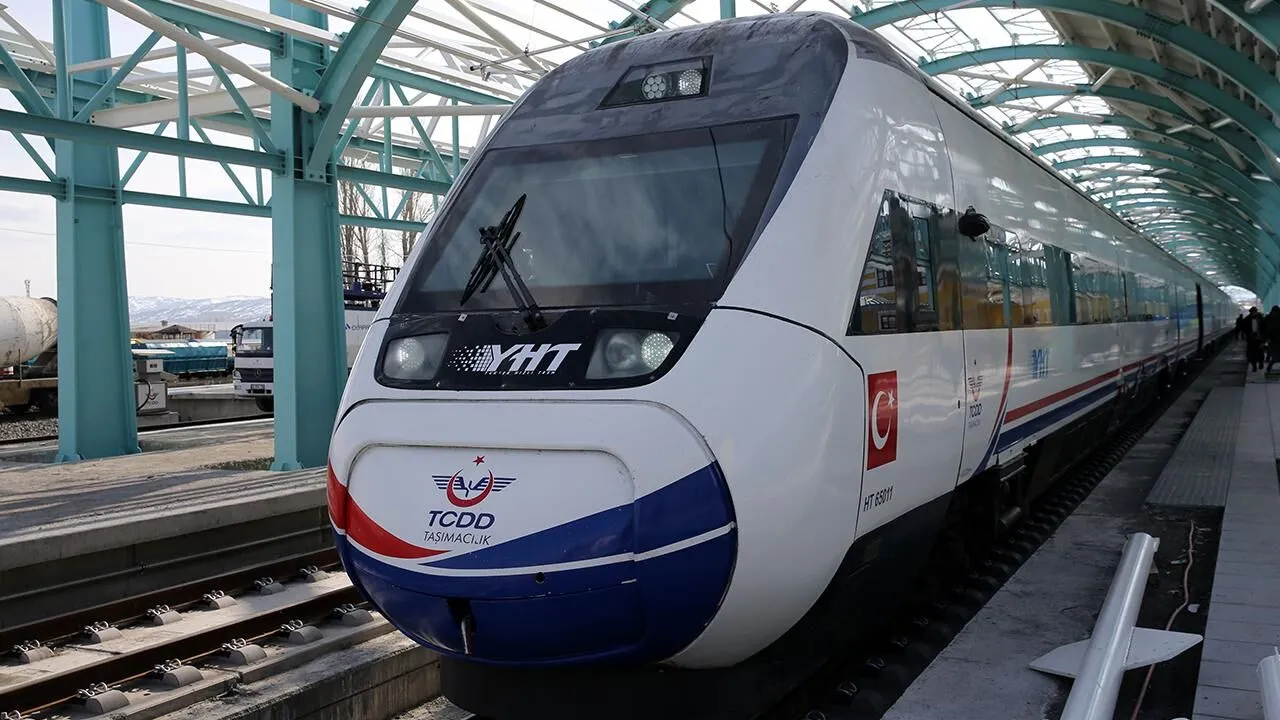 İzmir Manisa Tren Saatleri: Güncel Bilet Fiyatları Ne Kadar?