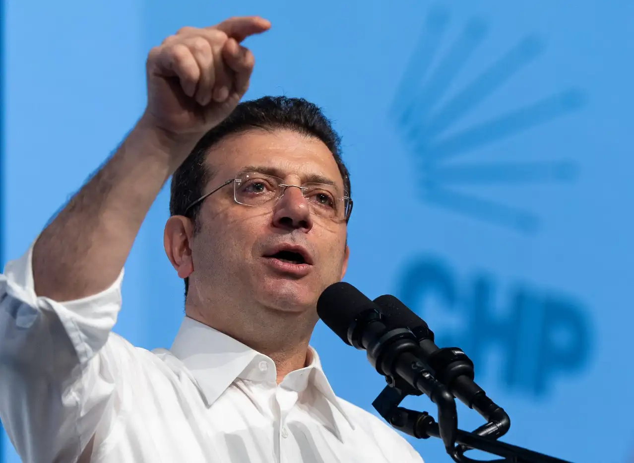 İzmir'de Ekrem İmamoğlu için 1 milyon 350 binden fazla imza toplandı