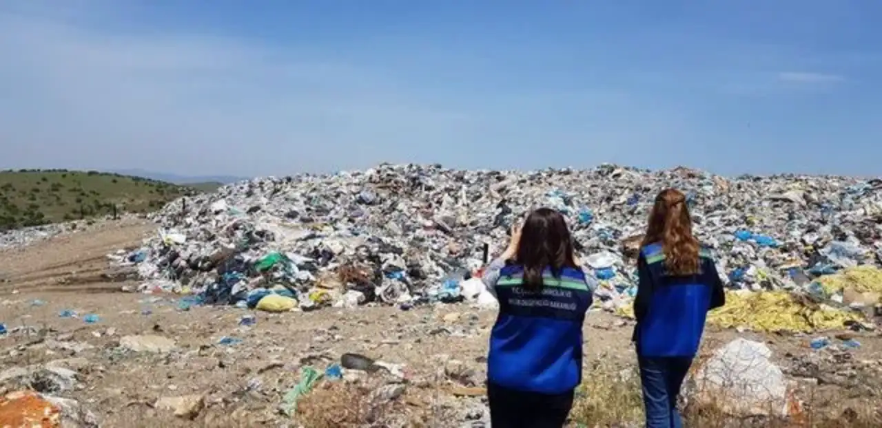 İzmir Büyükşehir Belediyesi'ne Vahşi Depolama Nedeniyle 3.7 Milyon TL Ceza