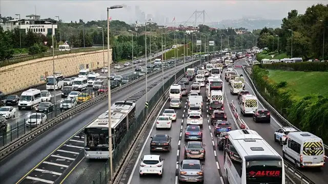 TÜİK Nisan 2025 Trafik Verilerini Açıkladı: Motosiklet ve Otomobil Kayıtları Zirvede